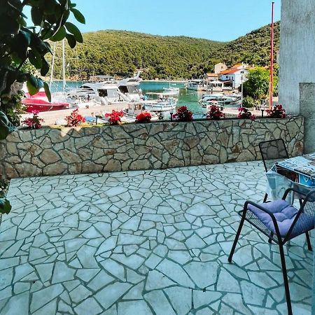 Guesthouse Porto Cres Eksteriør bilde