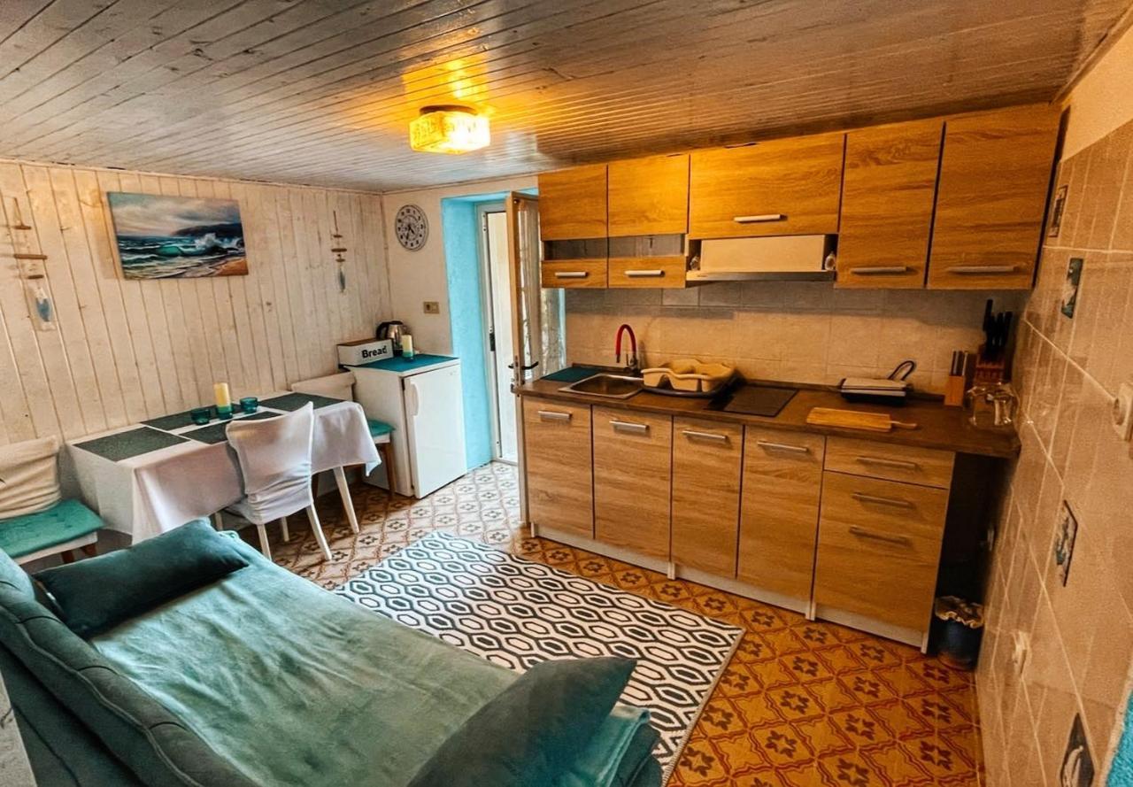 Guesthouse Porto Cres Eksteriør bilde