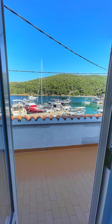Guesthouse Porto Cres Eksteriør bilde