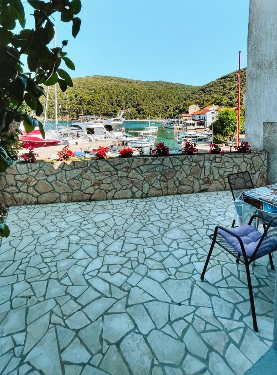 Guesthouse Porto Cres Eksteriør bilde