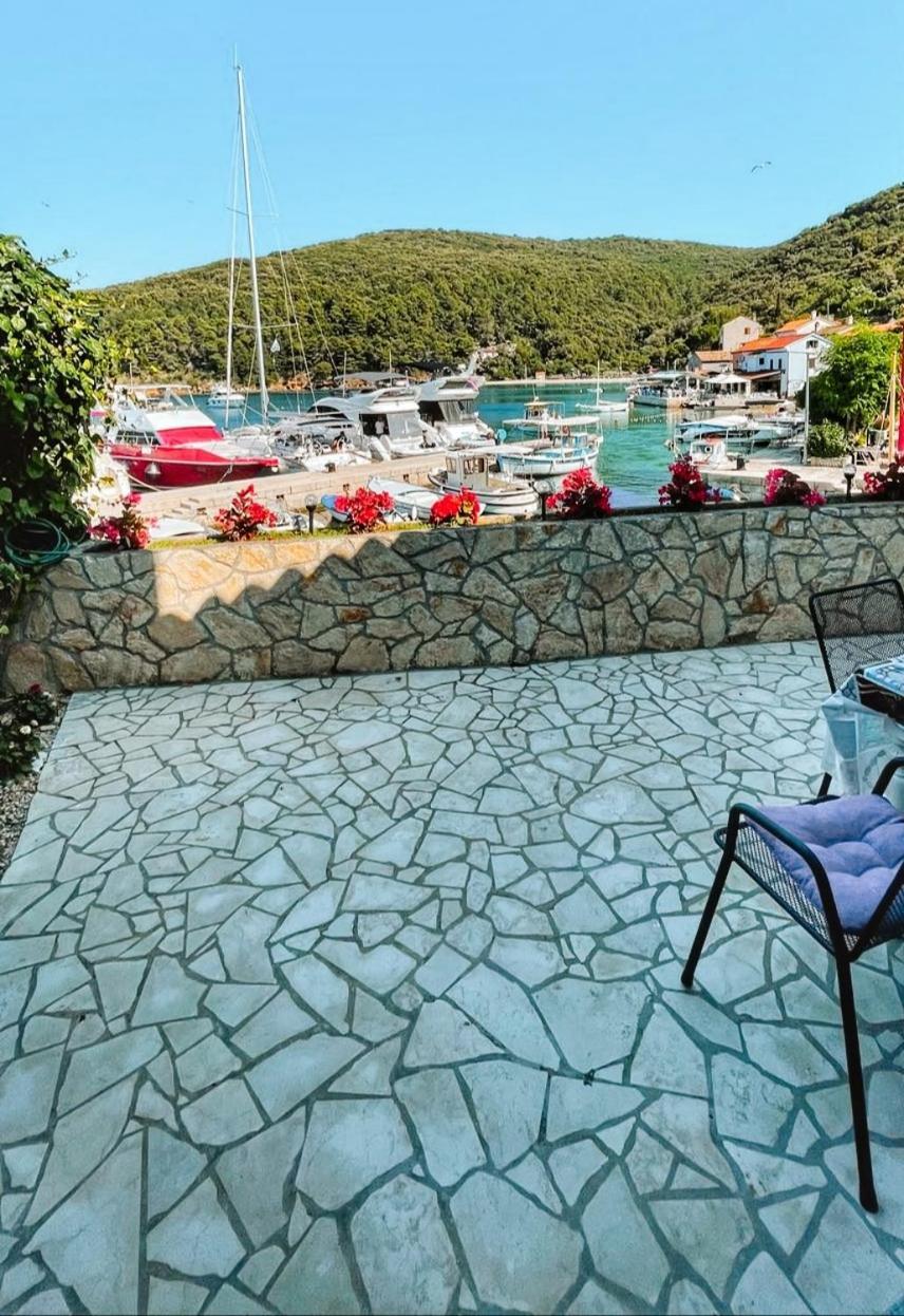 Guesthouse Porto Cres Eksteriør bilde